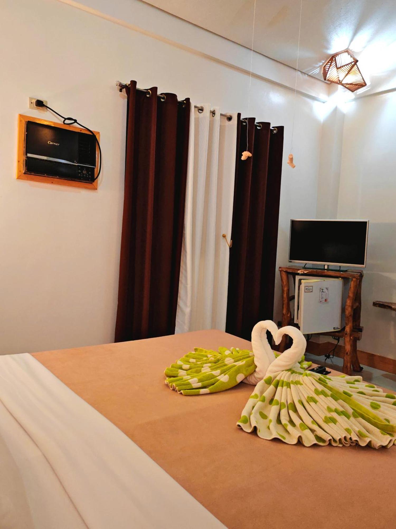 Cocoloco Beach Resort Manoc-Manoc Esterno foto