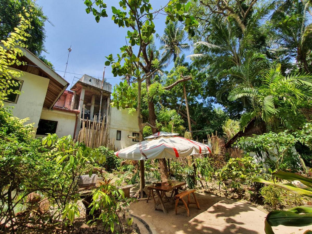 Cocoloco Beach Resort Manoc-Manoc Esterno foto
