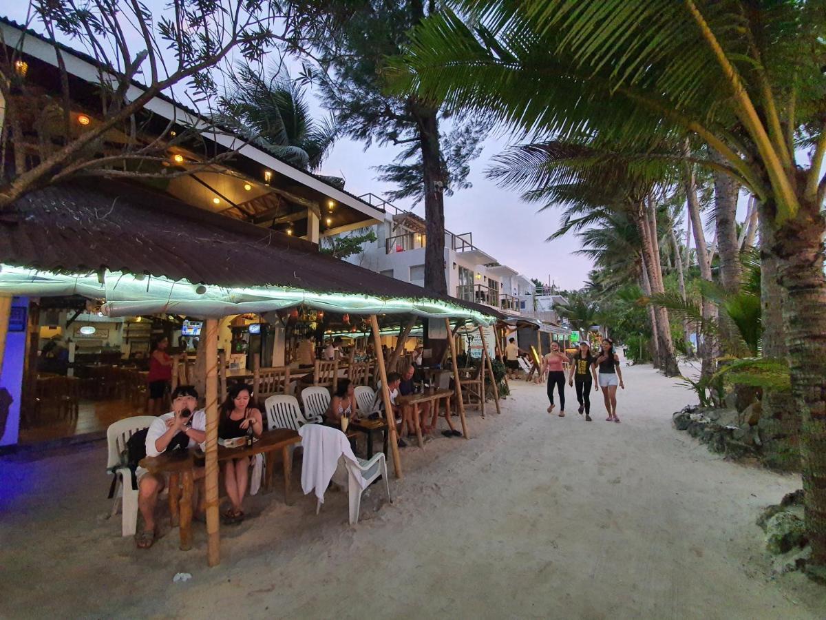 Cocoloco Beach Resort Manoc-Manoc Esterno foto