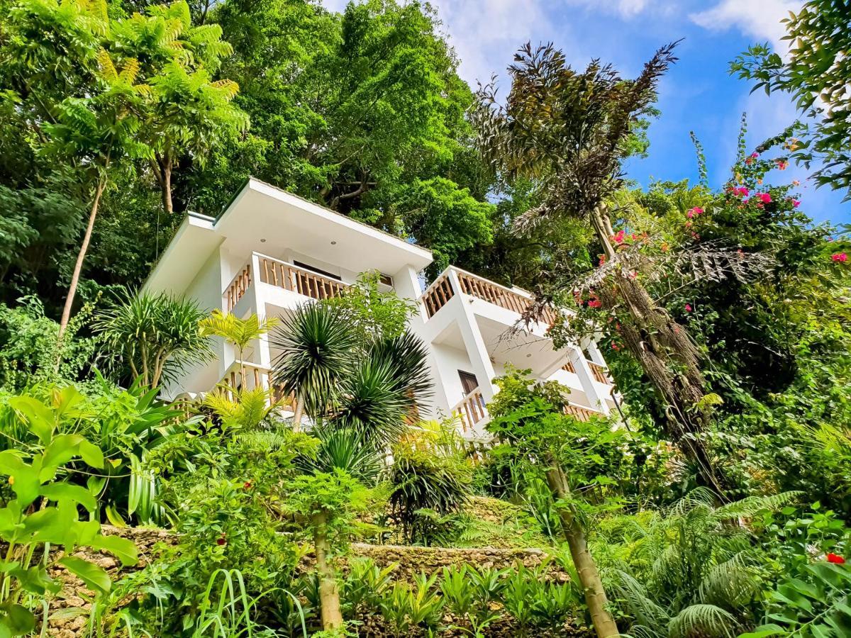 Cocoloco Beach Resort Manoc-Manoc Esterno foto